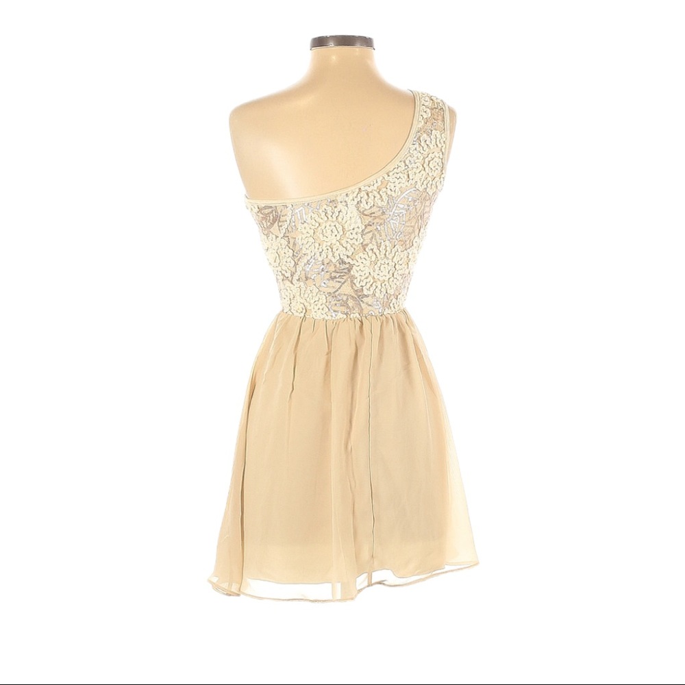 2 hearts’ Off the shoulder boutique dress - Picture 3 of 3